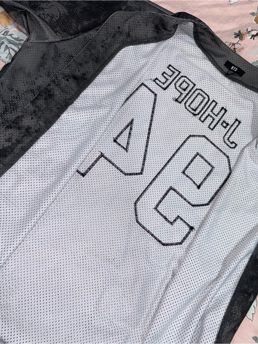 BTS World Tour Arirang Weverse El Paso Official J-Hope Jersey - Picture 16 of 16
